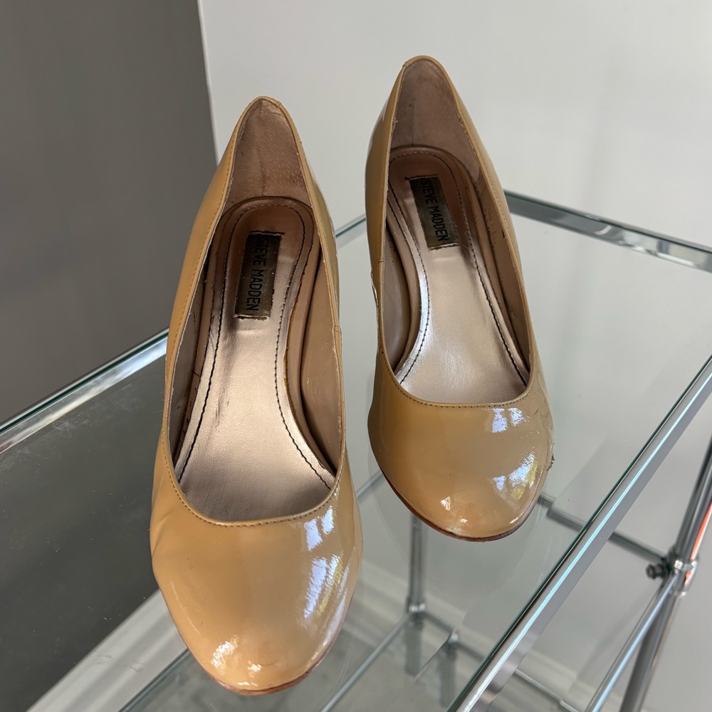 Steve Madden Beige Patent Leather Heels